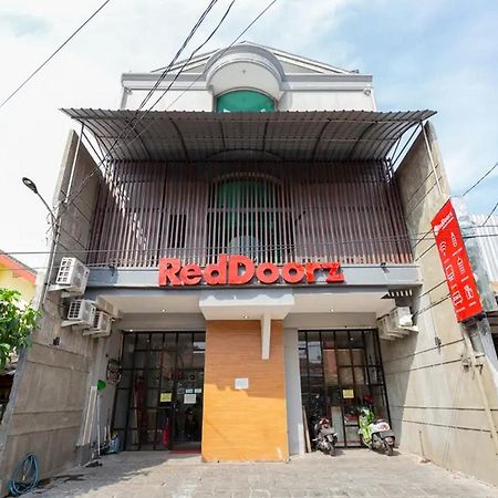 RedDoorz @ Manukan Surabaya Luaran gambar