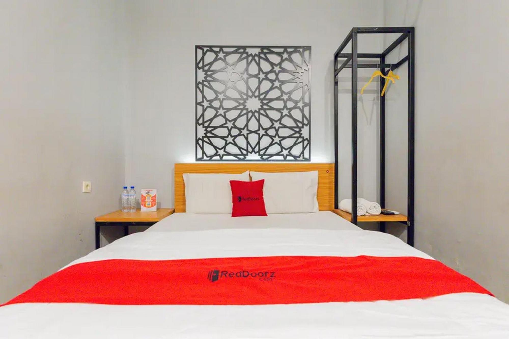 RedDoorz @ Manukan Surabaya Luaran gambar