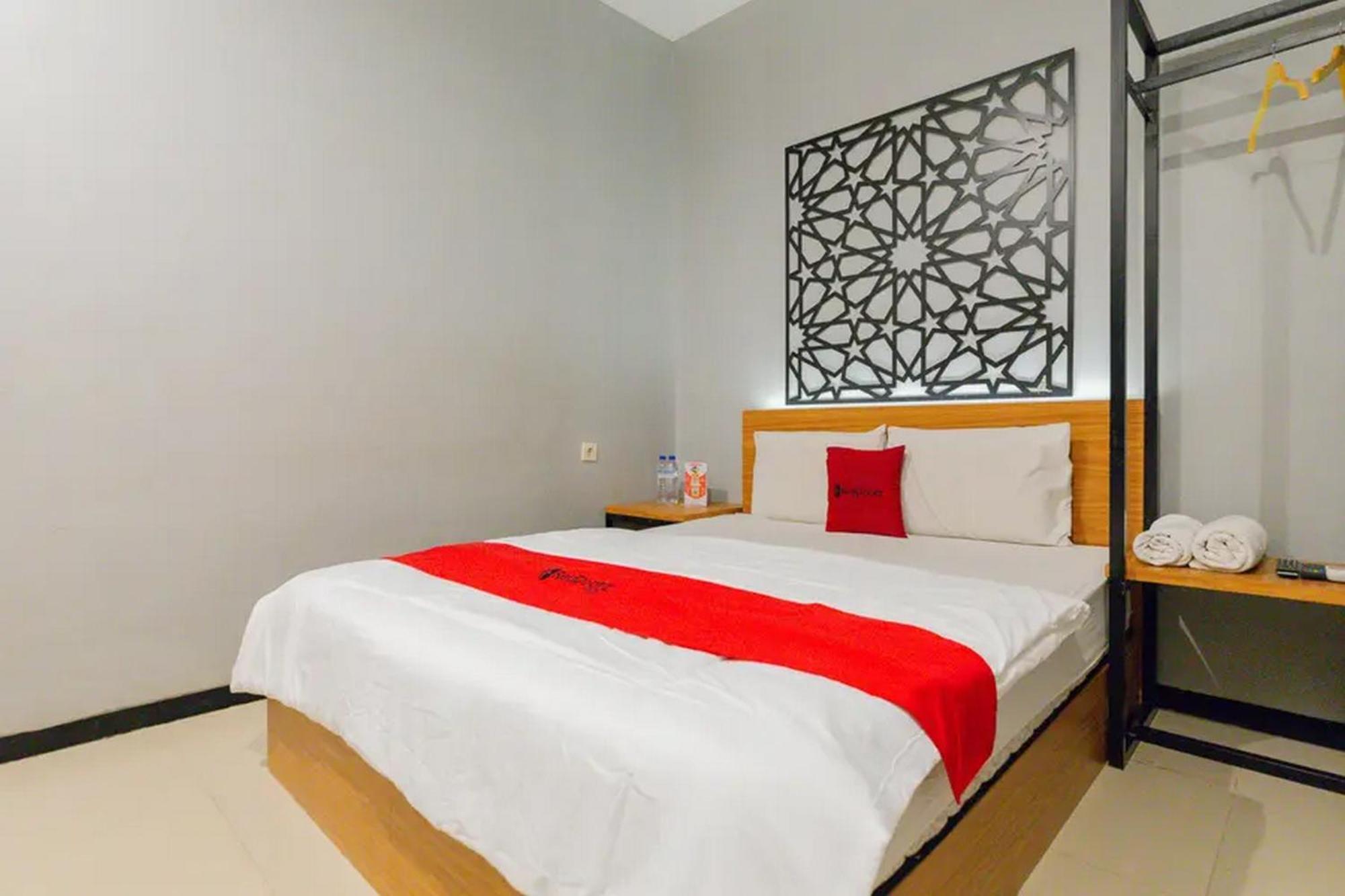 RedDoorz @ Manukan Surabaya Luaran gambar