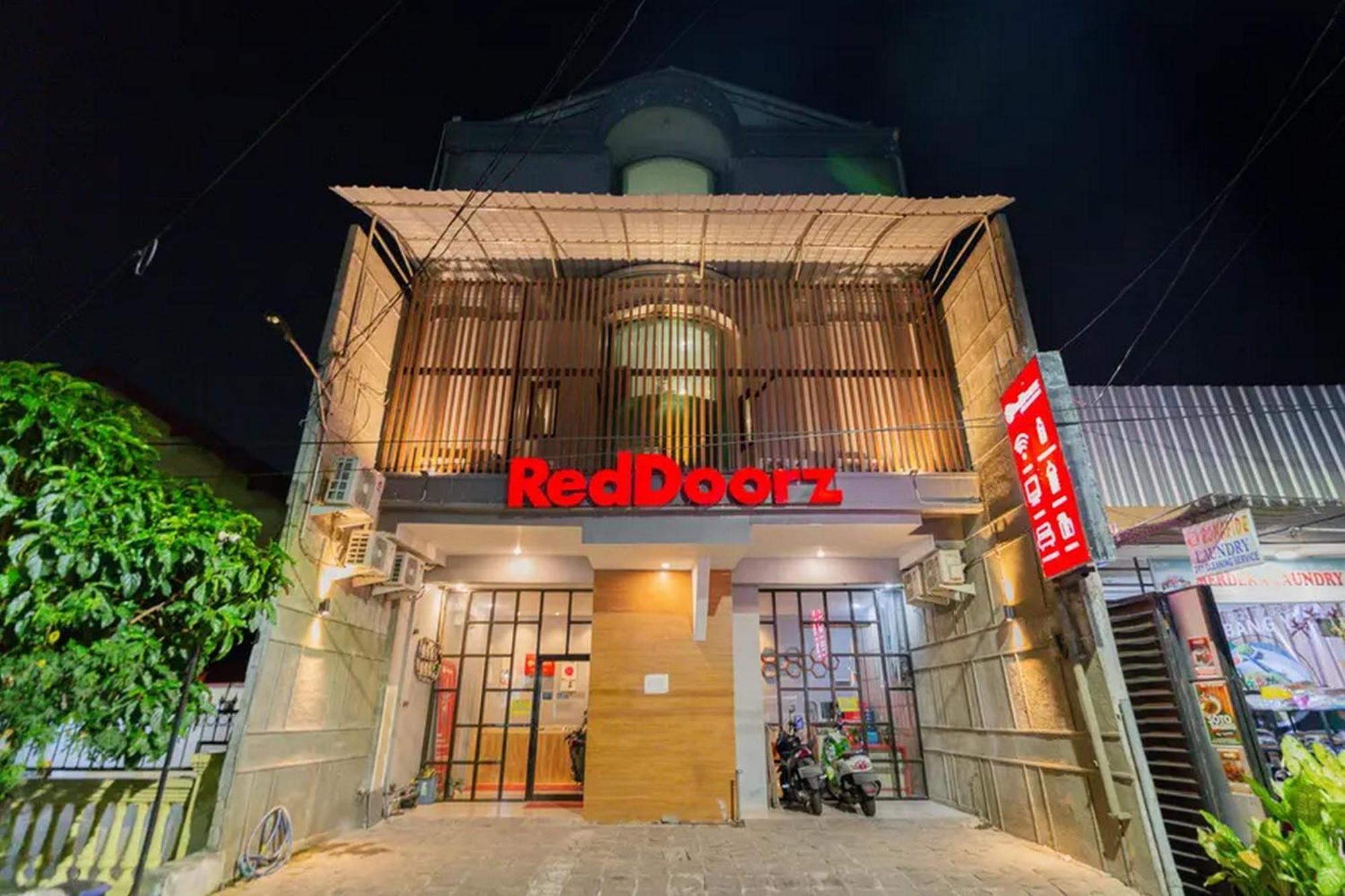 RedDoorz @ Manukan Surabaya Luaran gambar