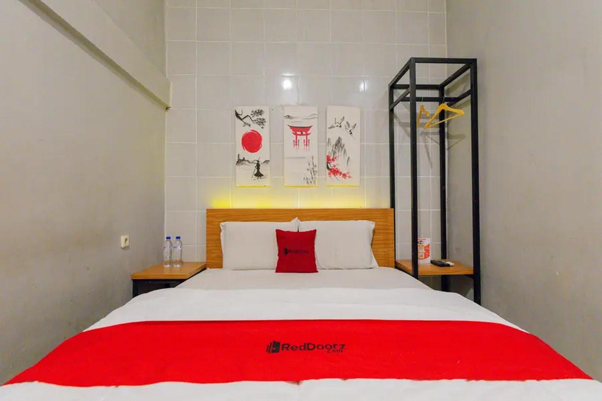 RedDoorz @ Manukan Surabaya Luaran gambar