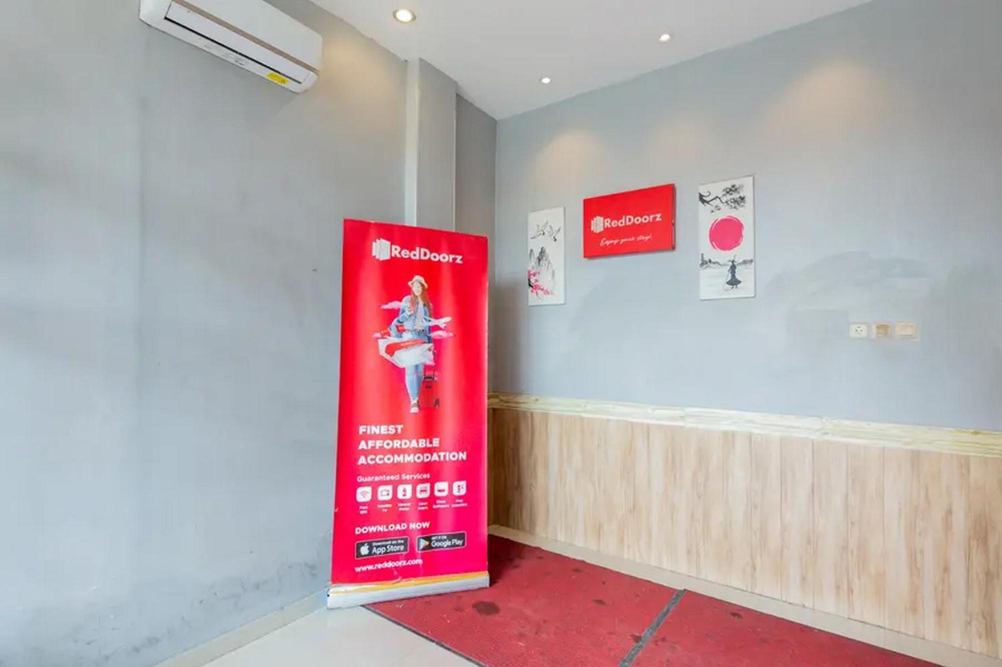 RedDoorz @ Manukan Surabaya Luaran gambar