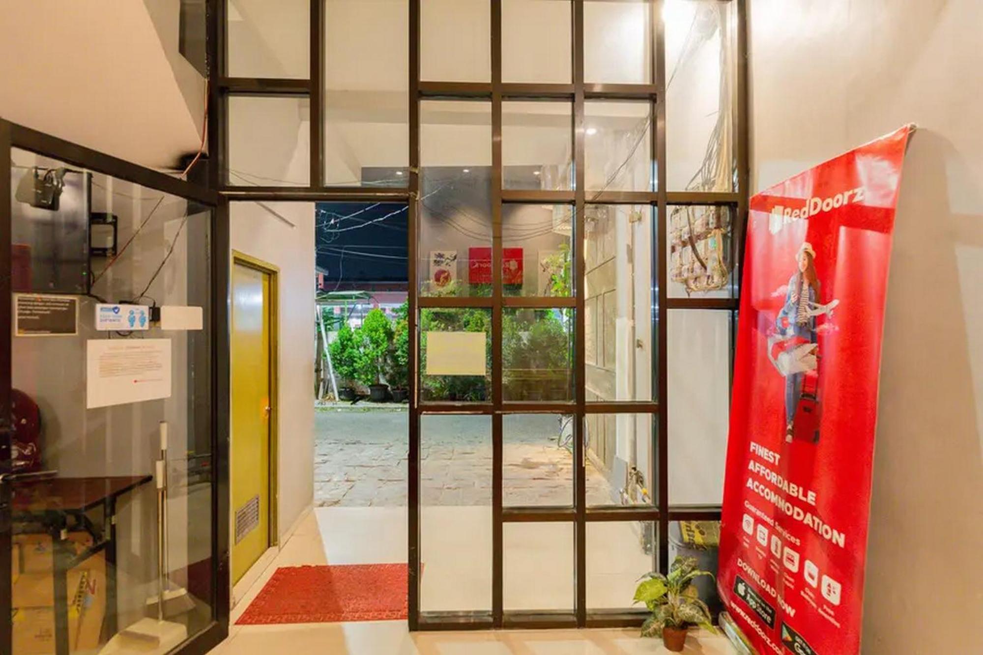 RedDoorz @ Manukan Surabaya Luaran gambar