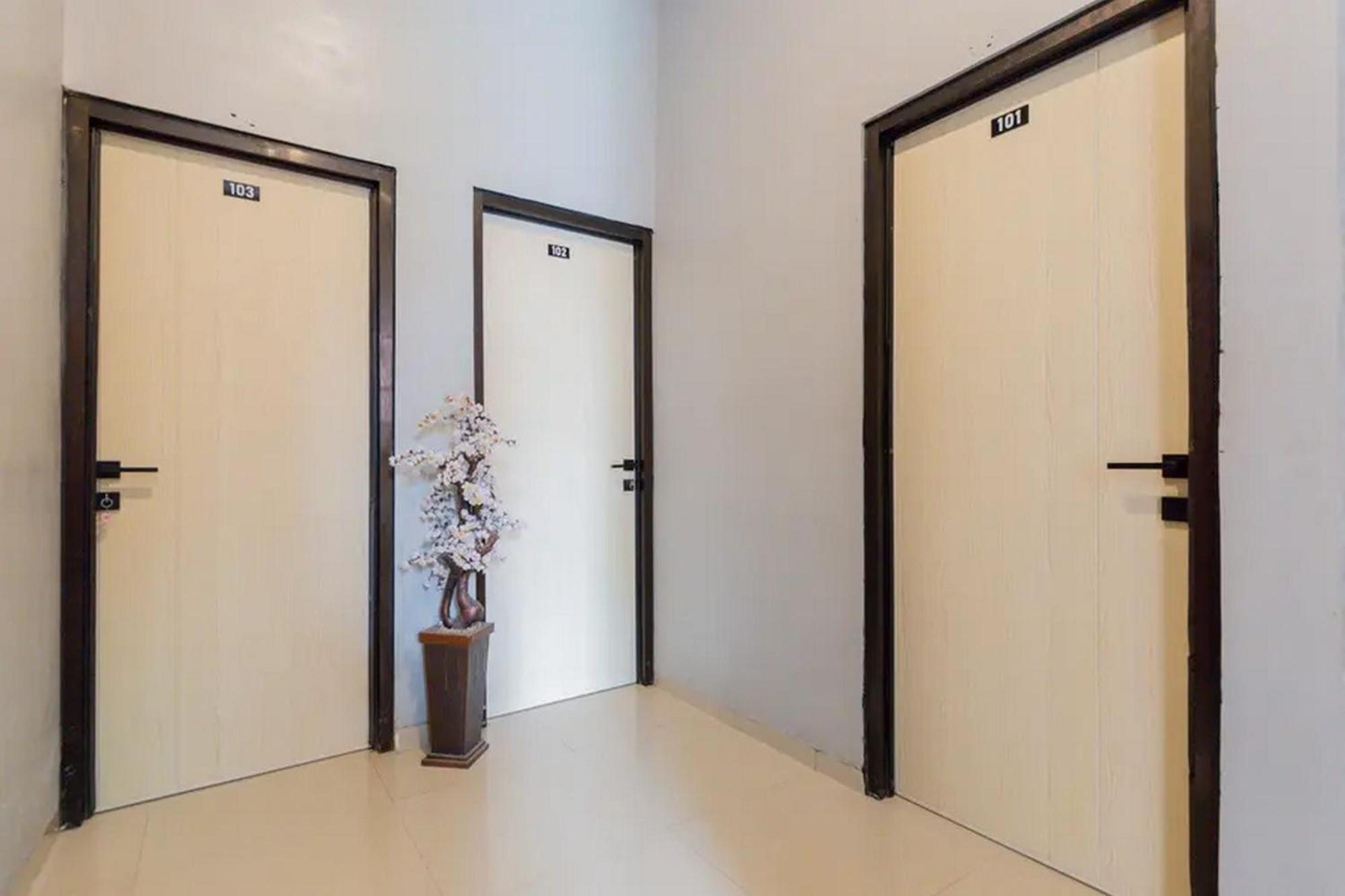 RedDoorz @ Manukan Surabaya Luaran gambar
